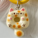 Cute Cartoon Cat Keychain - Kawaii Resin Cat Pendant for Keys, Bags & Earphone Cases