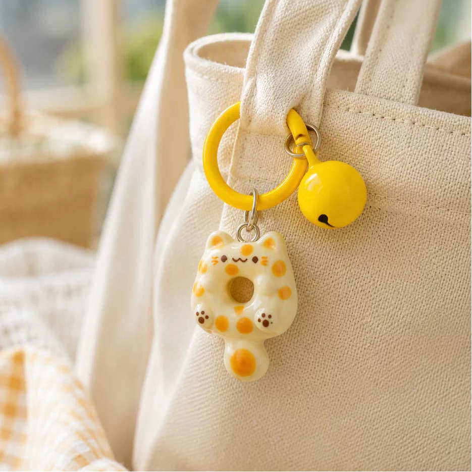 Cute Cartoon Cat Keychain - Kawaii Resin Cat Pendant for Keys, Bags & Earphone Cases